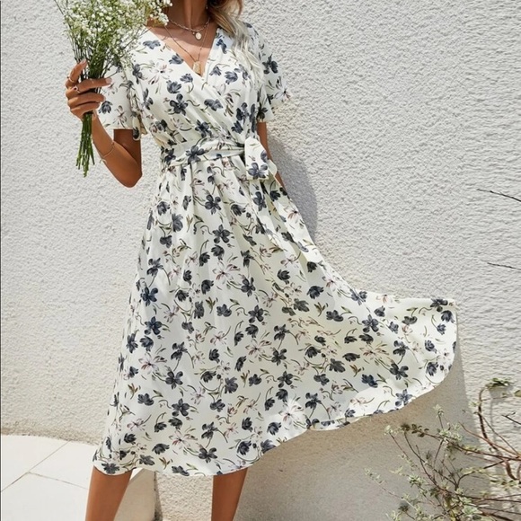 Boho floral flutter sleeve belted A line dress - Picture 8 of 16